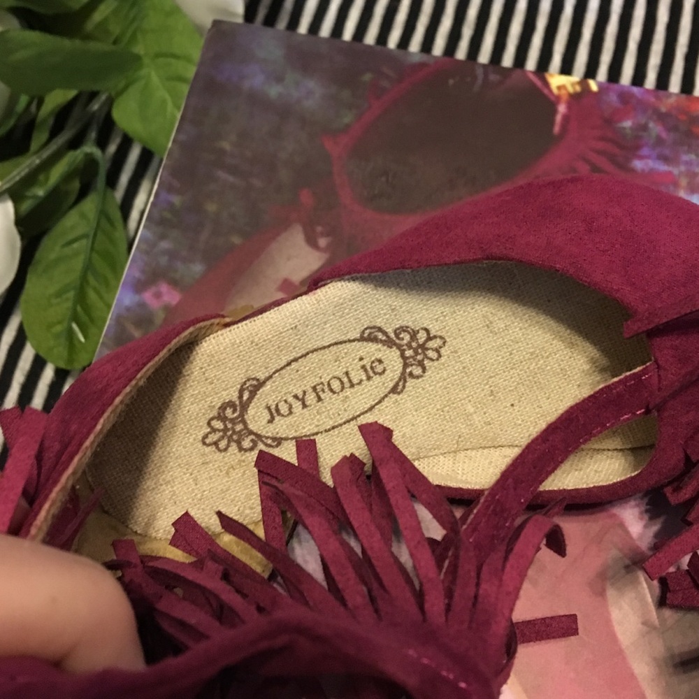 NWOT Joy Folie Fringe Sandals - Picture 4 of 8
